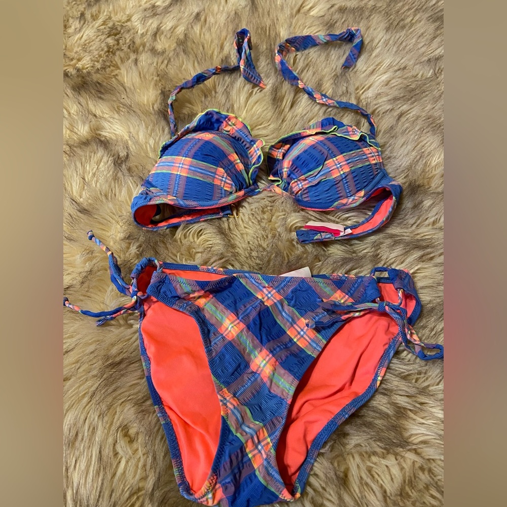 Victoria secret bikini size small 32 C cup.